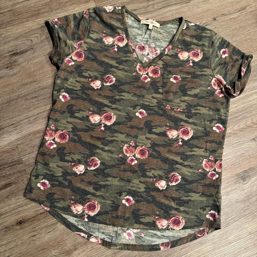 Camouflage Floral V-Neck Short Sleeve Top
